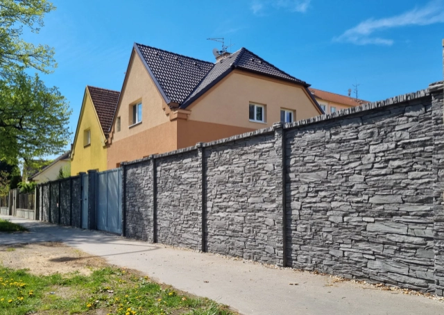 Top Line - plot z betonových desek, panelů v dekoru Břidlice, tmavě šedý ANTRACIT